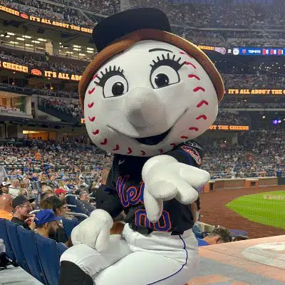 Mrs Met logo